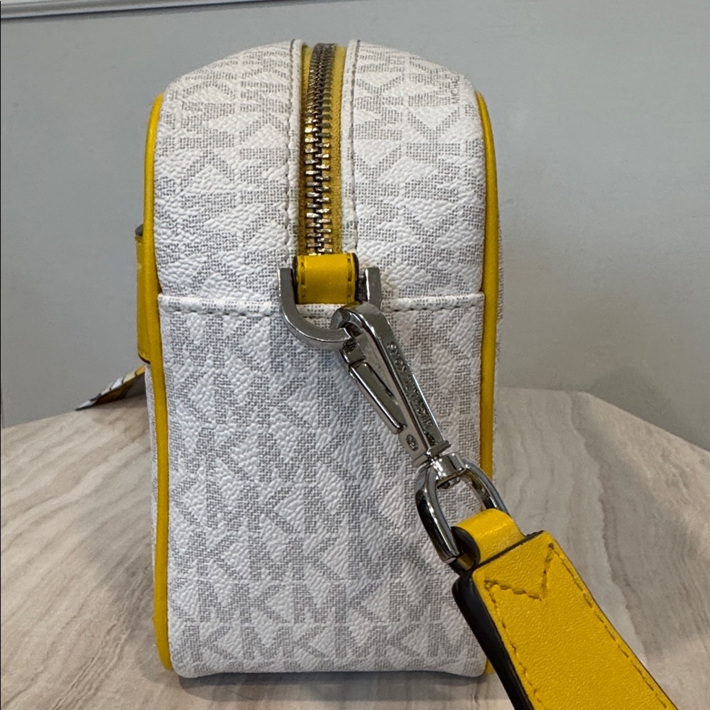 Michael Kors Bag Kenly Jet Set Signature Logo White Yellow Camera Crossbody - Picture 6 of 17